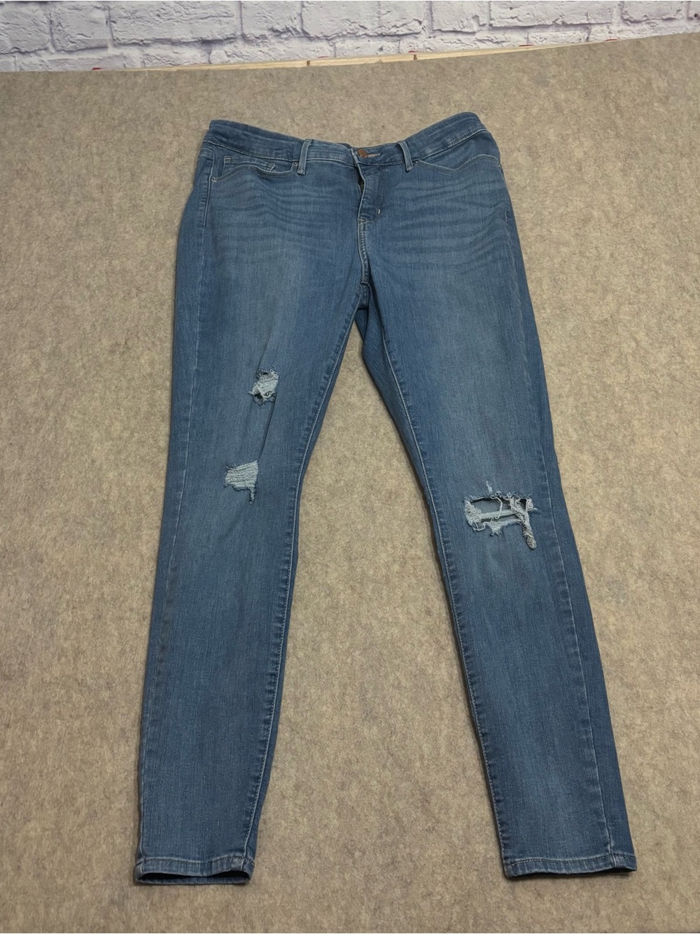 Signature by Levi Strauss Women's Distressed Medium Blue Skinny Jeans